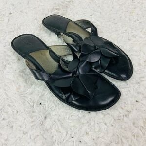 Born Black genuine, Leather Flower open toe Sandals size 9
